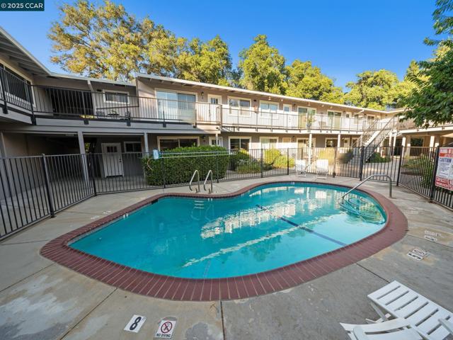 200 El Dorado Ave, Danville CA: https://media.crmls.org/mediaz/50d39a06-c1e4-4227-a80b-9d1813adae82.jpg