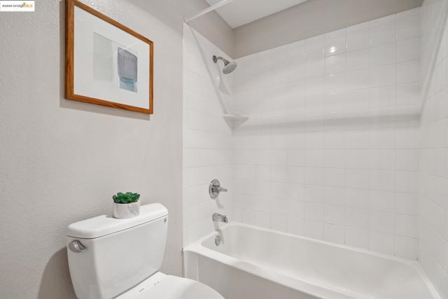 96 Bayside Ct, Richmond CA: https://media.crmls.org/mediaz/50d431cd-0c86-4eea-a41f-026ebd468415.jpg