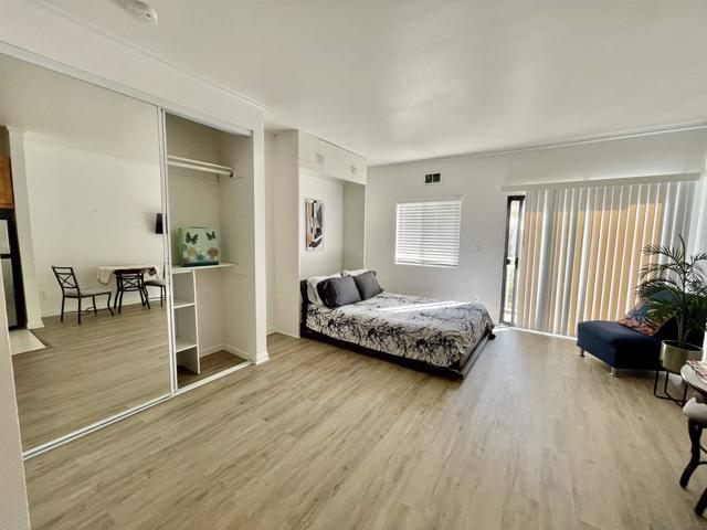 2650 Broadway, San Diego CA: https://media.crmls.org/mediaz/50d52176-15c5-49d0-8b74-8ce8e7e800b6.jpg