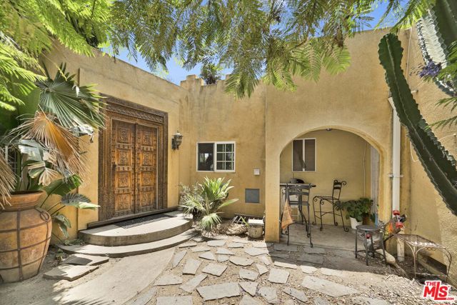 9506 Yolanda Avenue photo 1