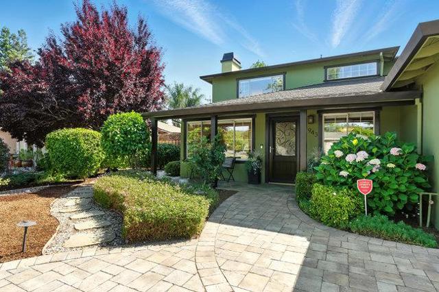 1943 Kentucky Street, Redwood City CA: https://media.crmls.org/mediaz/50d5a703-f84a-4dce-a0c1-35e4f04f7862.jpg