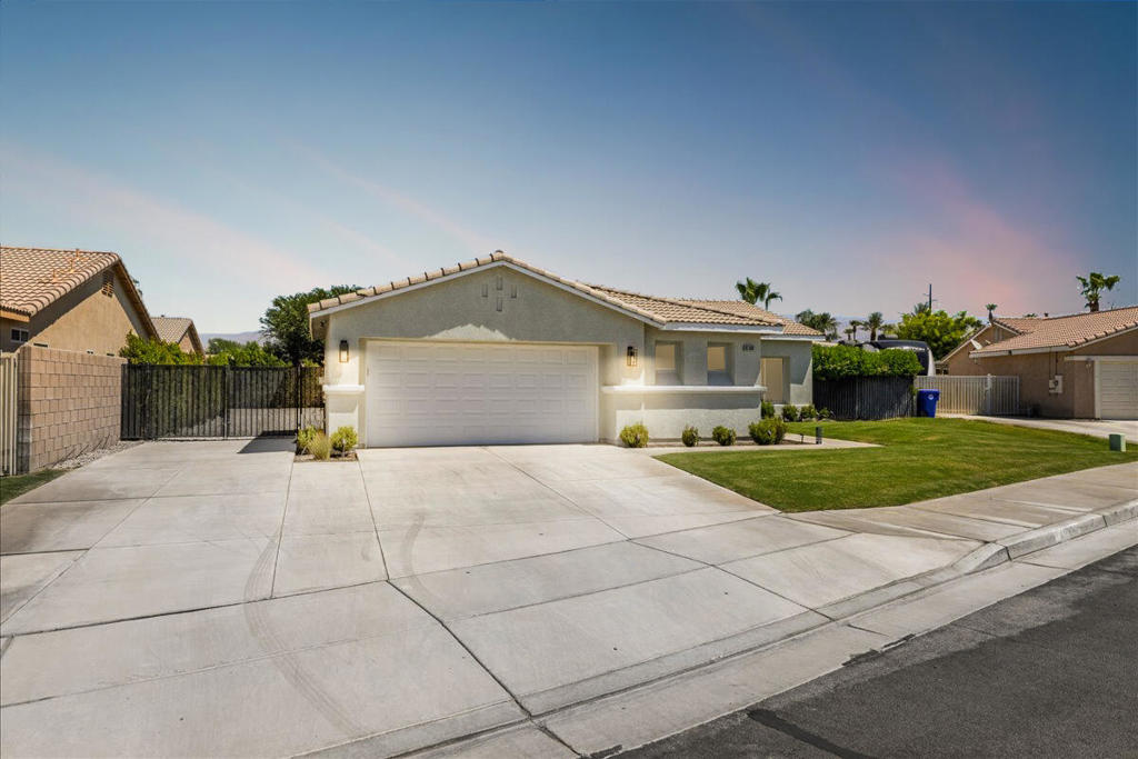 83938 Carolina Court