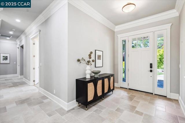 1291 Clover Ln, Walnut Creek CA: https://media.crmls.org/mediaz/50d755e4-1e78-48c0-ba56-10aa52a4f994.jpg