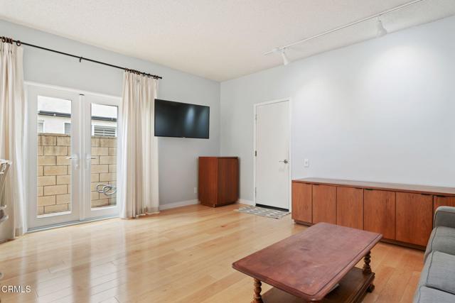 11998 Bubbling Brook Street, Moorpark CA: https://media.crmls.org/mediaz/50d795f9-7a07-47fe-a7b9-d0e049d68456.jpg