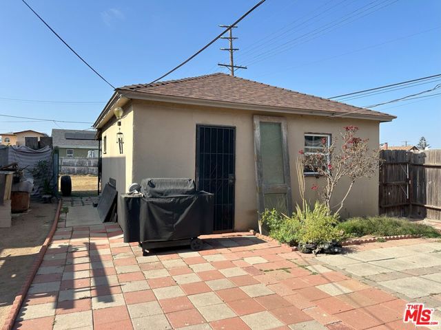 701 W 112th Street, Los Angeles CA: https://media.crmls.org/mediaz/50d7c5f6-6494-475c-a6a0-1b12027e6b56.jpg