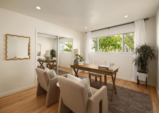 5926 Germaine Ln, La Jolla CA: https://media.crmls.org/mediaz/50d86202-fd36-4937-beb0-c88f69d99a9e.jpg