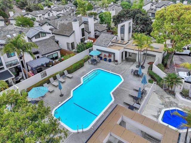 6426 Caminito Listo, San Diego CA: https://media.crmls.org/mediaz/50d8adf6-573b-4460-9f7d-0799c57c5eae.jpg