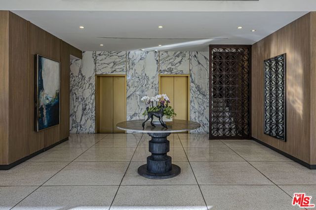 8787 Shoreham Drive, West Hollywood CA: https://media.crmls.org/mediaz/50d901ea-024b-4099-881f-9af7456620e0.jpg