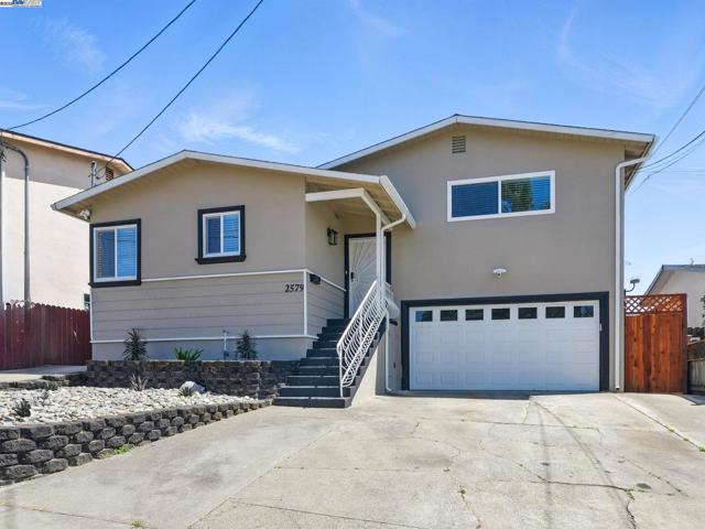 2579 Jacobs St, Hayward CA: https://media.crmls.org/mediaz/50d90761-3b96-4099-8ed8-8e62a2754ab3.jpg
