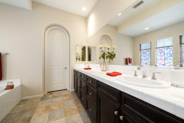 52540 Vino, La Quinta CA: https://media.crmls.org/mediaz/50d97546-3ffe-4cda-93a7-92b18ca003cd.jpg