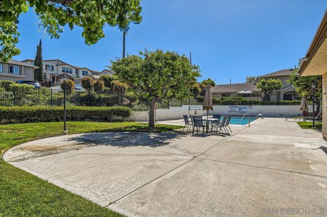 8753 Crossway Ct, Santee CA: https://media.crmls.org/mediaz/50d976f5-3dea-404c-a56f-c1232d10d806.jpg