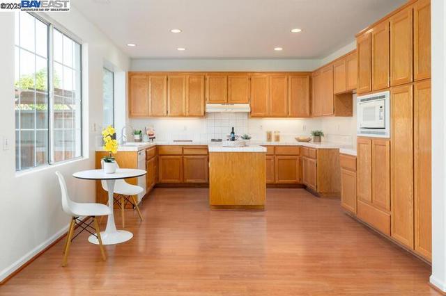 Image 13 of 46 For 220 Bridgehead Ln