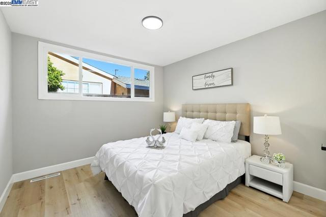 30456 Hoylake St, Hayward CA: https://media.crmls.org/mediaz/50da3d9c-960d-4c8d-812a-c4774e0631af.jpg