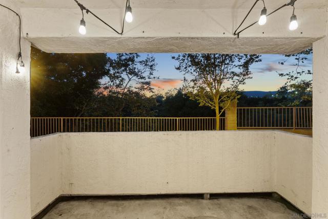 13034 Wimberly Sq, San Diego CA: https://media.crmls.org/mediaz/50da745d-fd63-4203-99e1-3a5c525f8d08.jpg