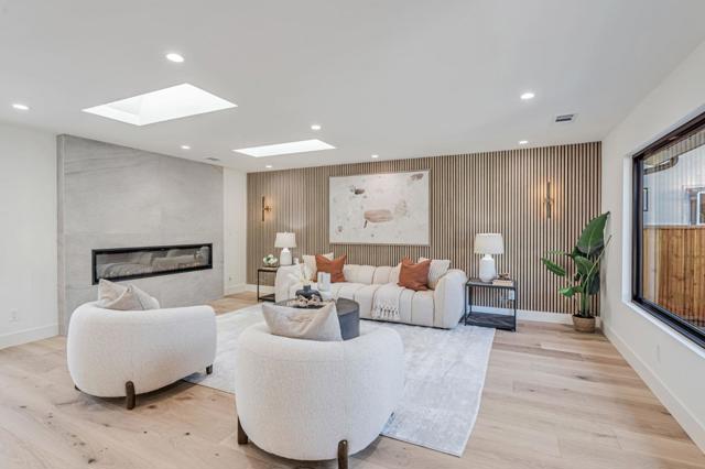 Image 2 of 17 For 734 Knickerbocker Drive