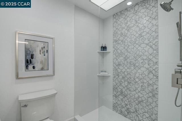 2175 Cactus Ct, Walnut Creek CA: https://media.crmls.org/mediaz/50dae449-d82c-4f83-b003-b1821484cf42.jpg