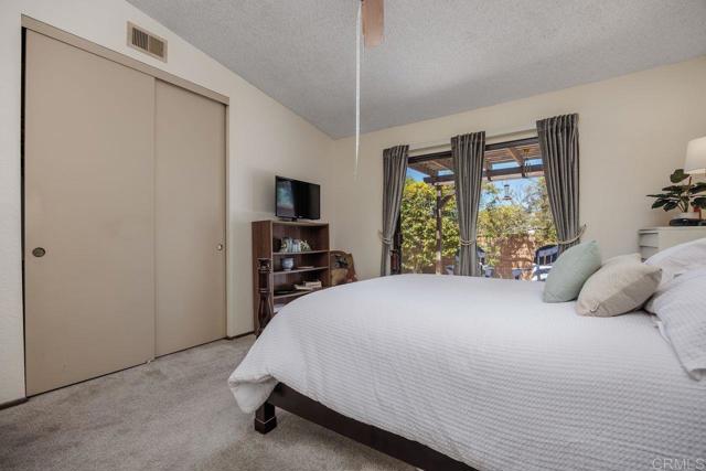 1440 Tennis Match Way, Encinitas CA: https://media.crmls.org/mediaz/50dcf083-dc4f-4a0f-ad39-27f19e975ae5.jpg