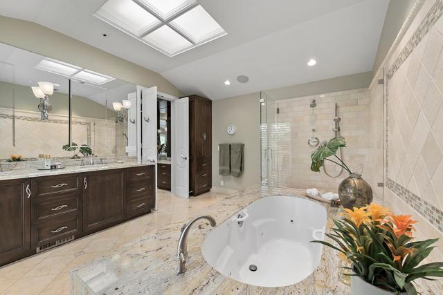 19 Susan Gale Court, Menlo Park CA: https://media.crmls.org/mediaz/50dd263f-ec76-4c01-810d-ad594c060948.jpg