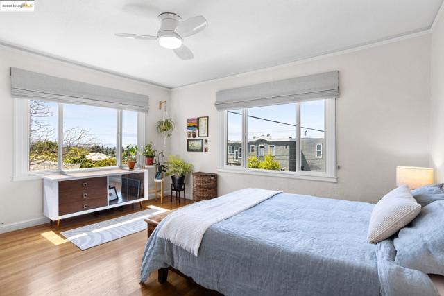 1222 Hollywood Ave, Oakland CA: https://media.crmls.org/mediaz/50dd5c87-8d2b-428a-9b56-09be982a7f3b.jpg
