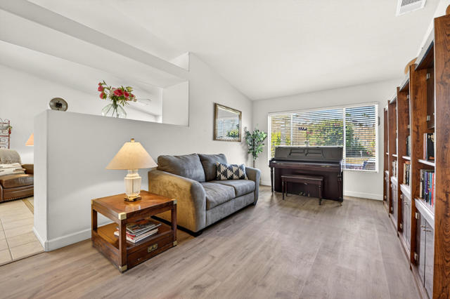 Image 5 of 32 For 81064 La Reina Circle