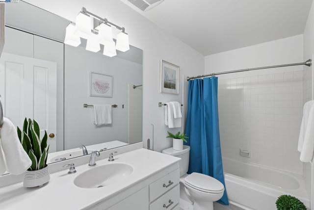 156 Lombard St, San Francisco CA: https://media.crmls.org/mediaz/50dda10e-b4dc-44be-879f-93d74821d5c0.jpg