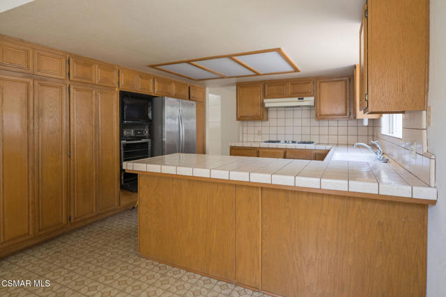 2517 Harriman Lane, Redondo Beach CA: https://media.crmls.org/mediaz/50ddd1c3-9131-494c-9517-3e7621ff0714.jpg