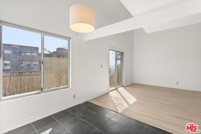 1125 Pico Boulevard, Santa Monica CA: https://media.crmls.org/mediaz/50de0131-c10d-4c88-996d-5d4ccb8fcab9.jpg