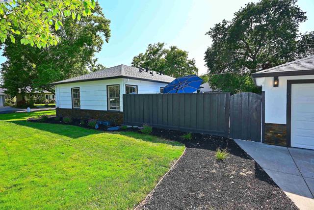 3208 McNutt, Walnut Creek CA: https://media.crmls.org/mediaz/50de31f5-7529-46b3-a6d1-a0d046fbc0f6.jpg