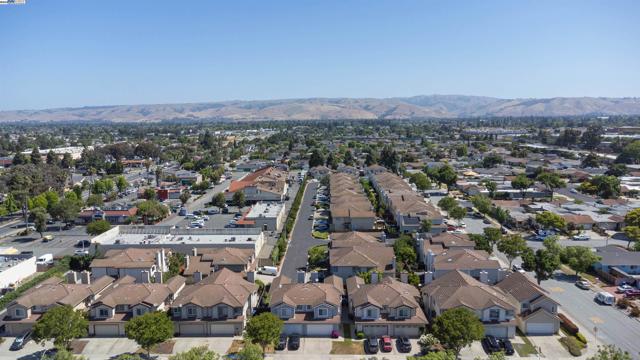 37076 Saint Edwards St, Newark CA: https://media.crmls.org/mediaz/50de52c8-b9cc-48b8-9689-235fcce59add.jpg