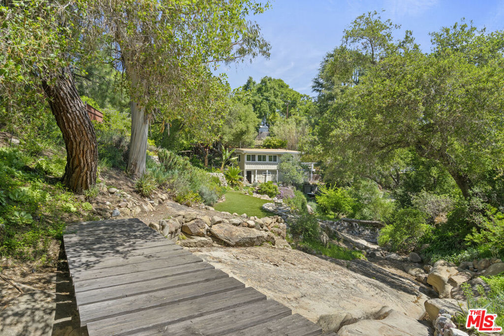 908 Fernwood Pacific Drive