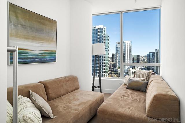 888 W E Street, San Diego CA: https://media.crmls.org/mediaz/50de893c-c4c2-4580-817f-3d0f4a8abf48.jpg