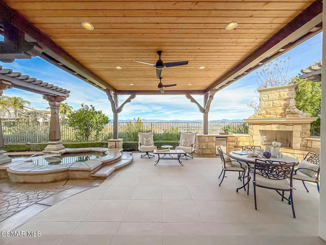 25877 Shady Oak Lane, Valencia CA: https://media.crmls.org/mediaz/50df52c4-75b7-4b6c-ba45-a49db1cf52fb.jpg