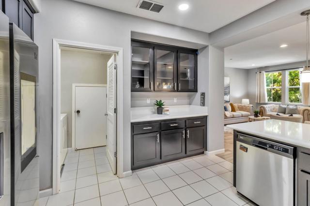 1490 Coyote Creek Way, Milpitas CA: https://media.crmls.org/mediaz/50dfab17-a939-470b-b1e5-5052829db375.jpg