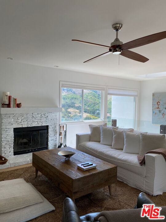 4247 Ocean View Drive photo 8