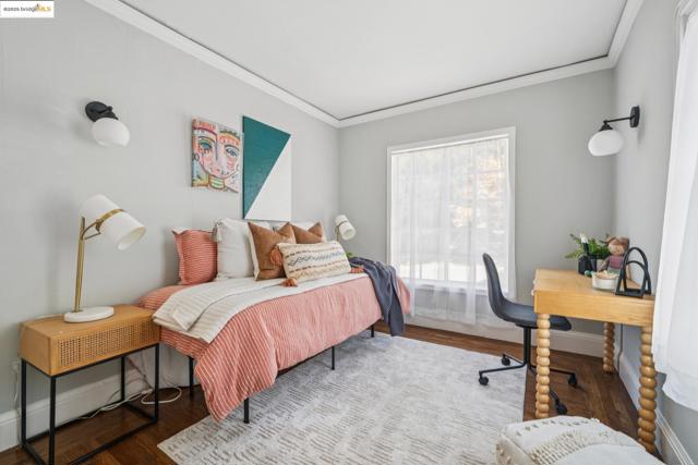 515 Mount St, Richmond CA: https://media.crmls.org/mediaz/50e030a8-27f4-49b2-8ebe-73bd8fb68c0b.jpg
