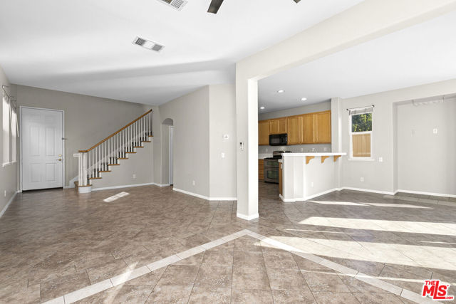30319 Cedar Oak Lane, Castaic CA: https://media.crmls.org/mediaz/50e07cc2-152e-4333-9ca1-4866ada17c37.jpg