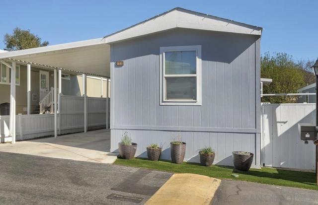 3909 Reche Rd, Fallbrook CA: https://media.crmls.org/mediaz/50e0885e-9c33-4615-9b8e-5dfc6a8ae395.jpg