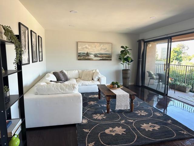 Detail Gallery Image 2 of 22 For 4253 5th Ave, San Diego,  CA 92103 - 2 Beds | 2 Baths