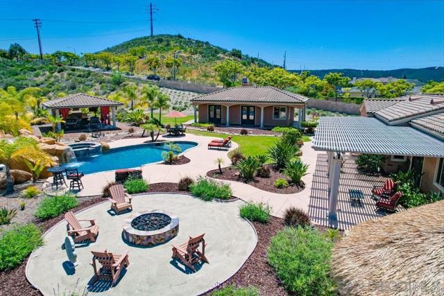 14190 Green Valley Ct, San Diego CA: https://media.crmls.org/mediaz/50e0e4fe-8d97-42e5-bb0a-99046cf247f6.jpg
