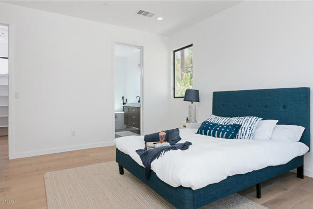 953 Colina Vista, Ventura CA: https://media.crmls.org/mediaz/50e0e94f-d21a-4b2a-8649-1315d663a198.jpg