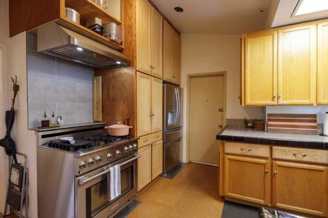 8421 Wayland Lane, Gilroy CA: https://media.crmls.org/mediaz/50e10356-66d4-4ed5-944d-25e1ec4c3726.jpg