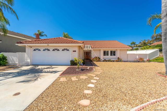 2708 MEDFORD CT, Carlsbad CA: https://media.crmls.org/mediaz/50e116f4-1bc6-4ebf-b1cc-032fe1d3c6d8.jpg
