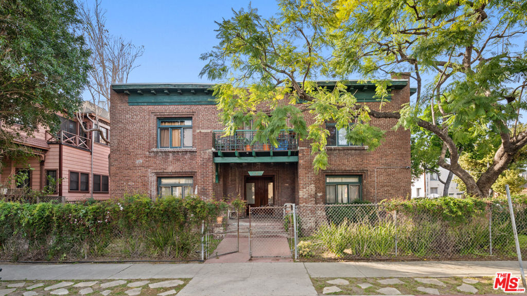 2101 Bonsallo Avenue, Los Angeles, CA 90007