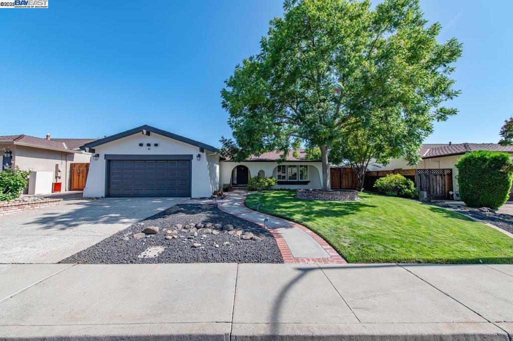 139 Amber Way