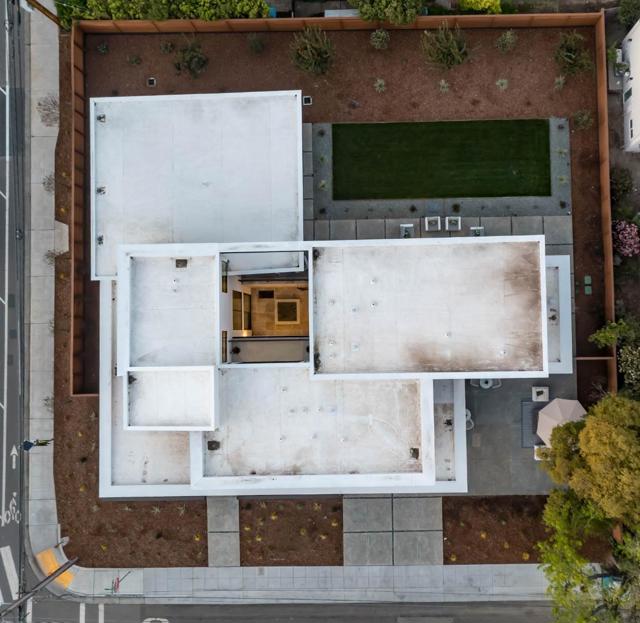 1080 Cotton Street, Menlo Park CA: https://media.crmls.org/mediaz/50e2240d-93c9-438b-920f-a1f726d7b210.jpg