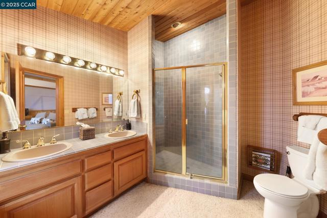 5768 N Lake Blvd, Carnelian Bay CA: https://media.crmls.org/mediaz/50e24f00-726e-4f14-8454-22943bf7c21c.jpg