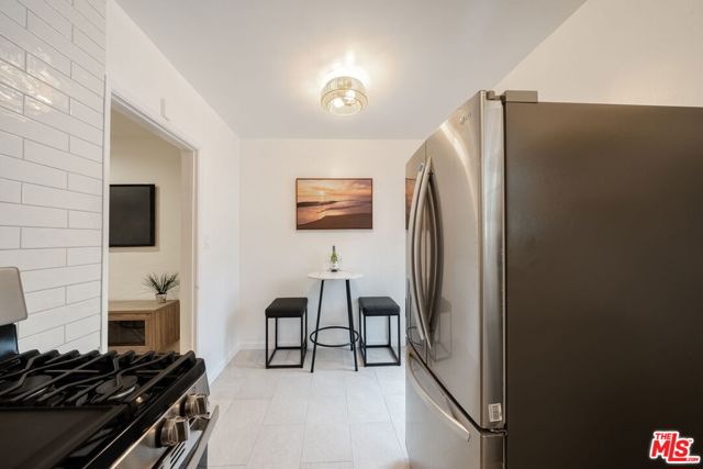 823 Highland Avenue, Glendale CA: https://media.crmls.org/mediaz/50e31e9a-f9eb-4639-bf78-4cdb1818a275.jpg