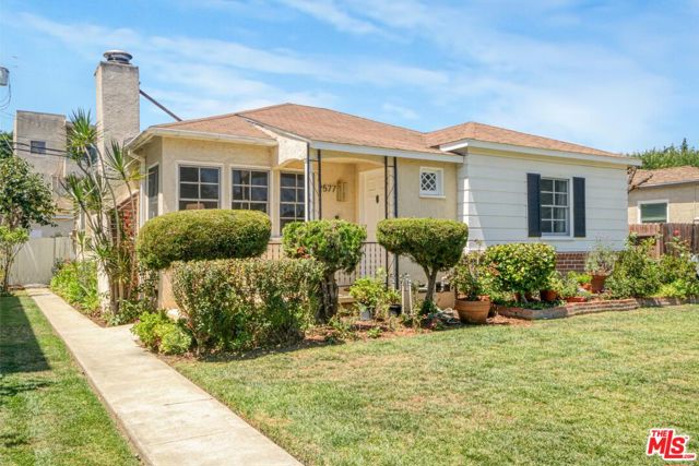2577 Wellesley Avenue, Los Angeles CA: https://media.crmls.org/mediaz/50e357d5-0341-42e6-bbbd-a1fee6cd66cc.jpg