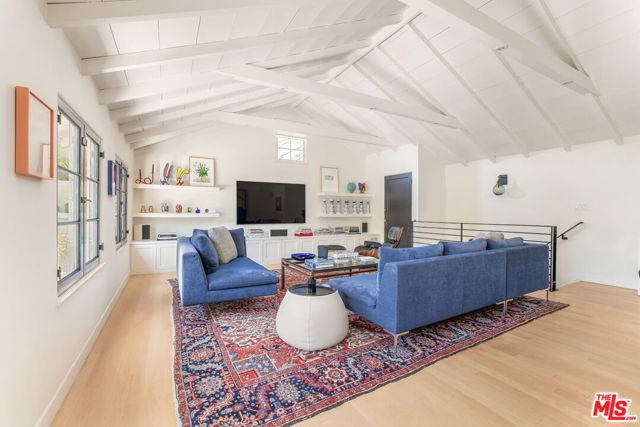 8917 Dorrington Avenue, West Hollywood CA: https://media.crmls.org/mediaz/50e37ab6-2e34-4bad-8276-5a541ec2f23f.jpg