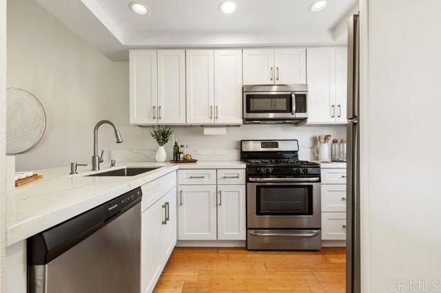 Detail Gallery Image 9 of 35 For 2118 Valleydale Lane, Encinitas,  CA 92024 - 2 Beds | 2 Baths